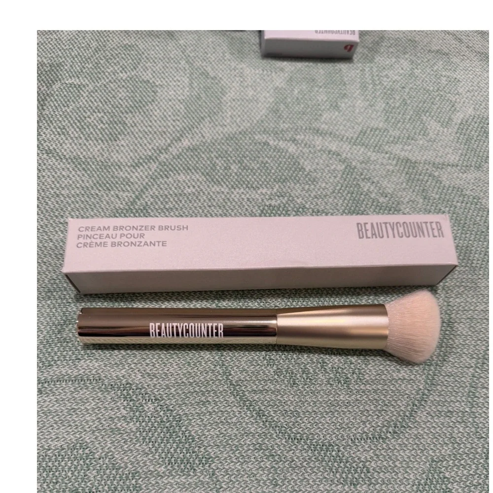 Beautycounter Cream‎ Bronzer Brush Gold Weighted Handle New in Box